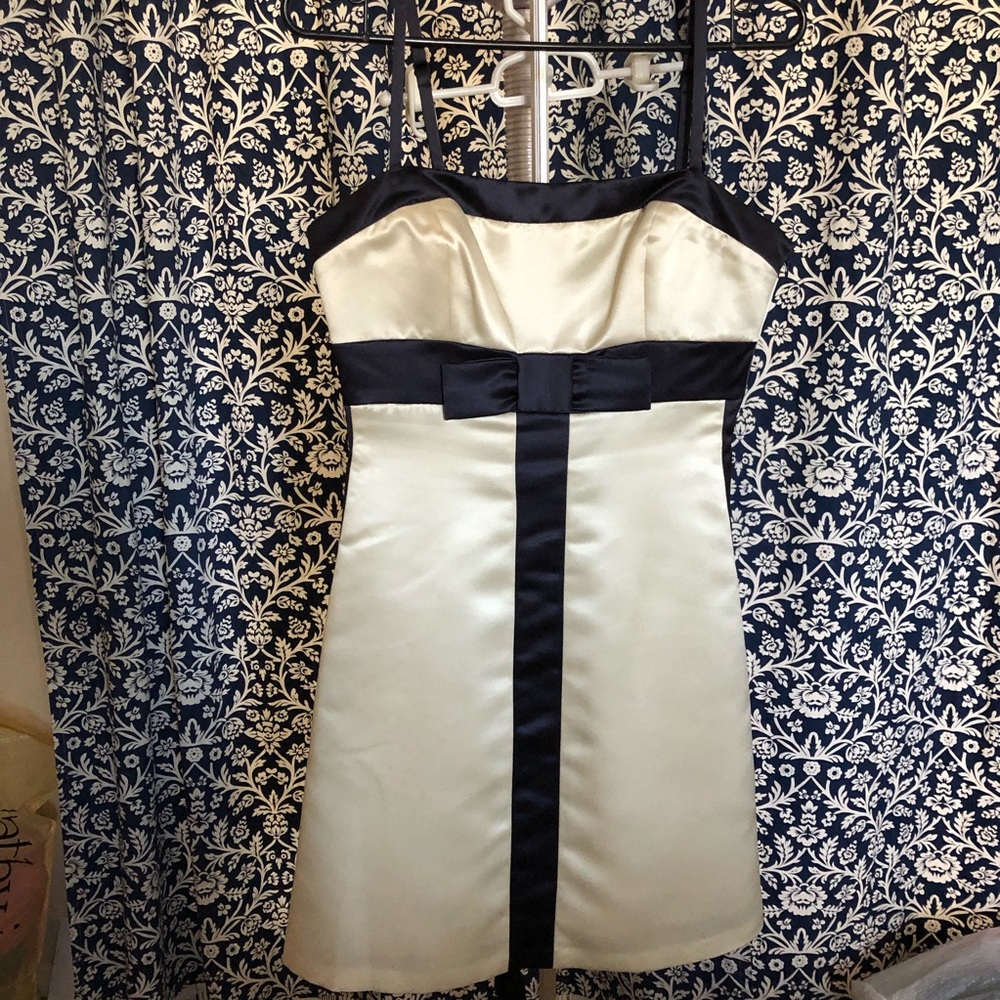 BCBGMmaxazria knee-length cocktail dress